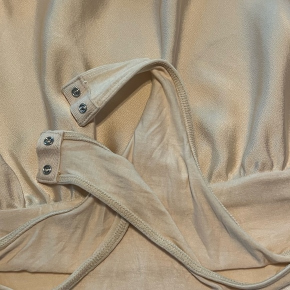 LULUS CAMISOLE BODYSUIT DRAPED NECK CREAM SZ MED ADJ STRAPS CROTCH SNAPS - Picture 7 of 7